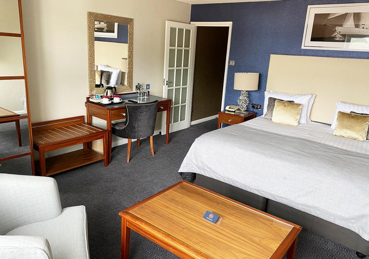 Haven Hotel Пул Екстериор снимка