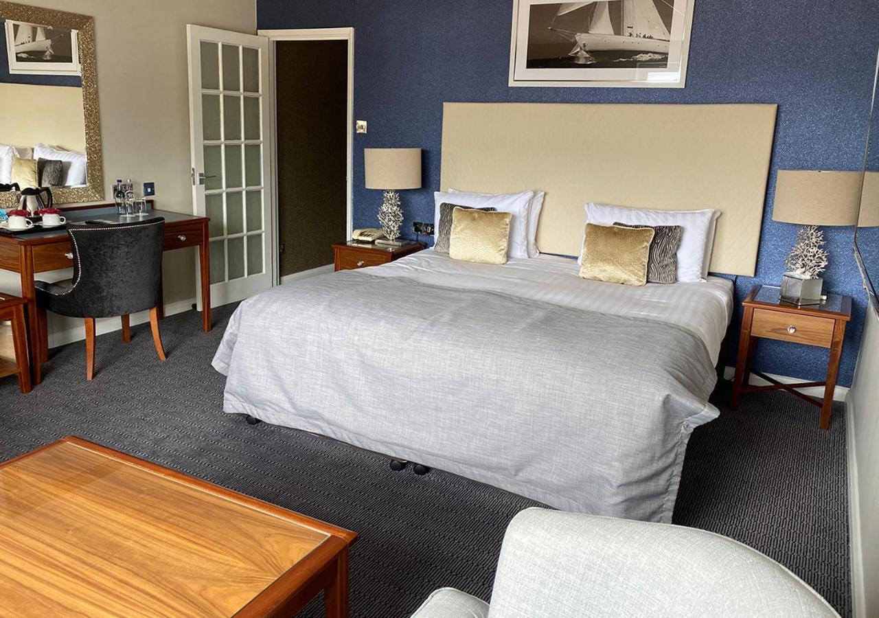 Haven Hotel Пул Екстериор снимка
