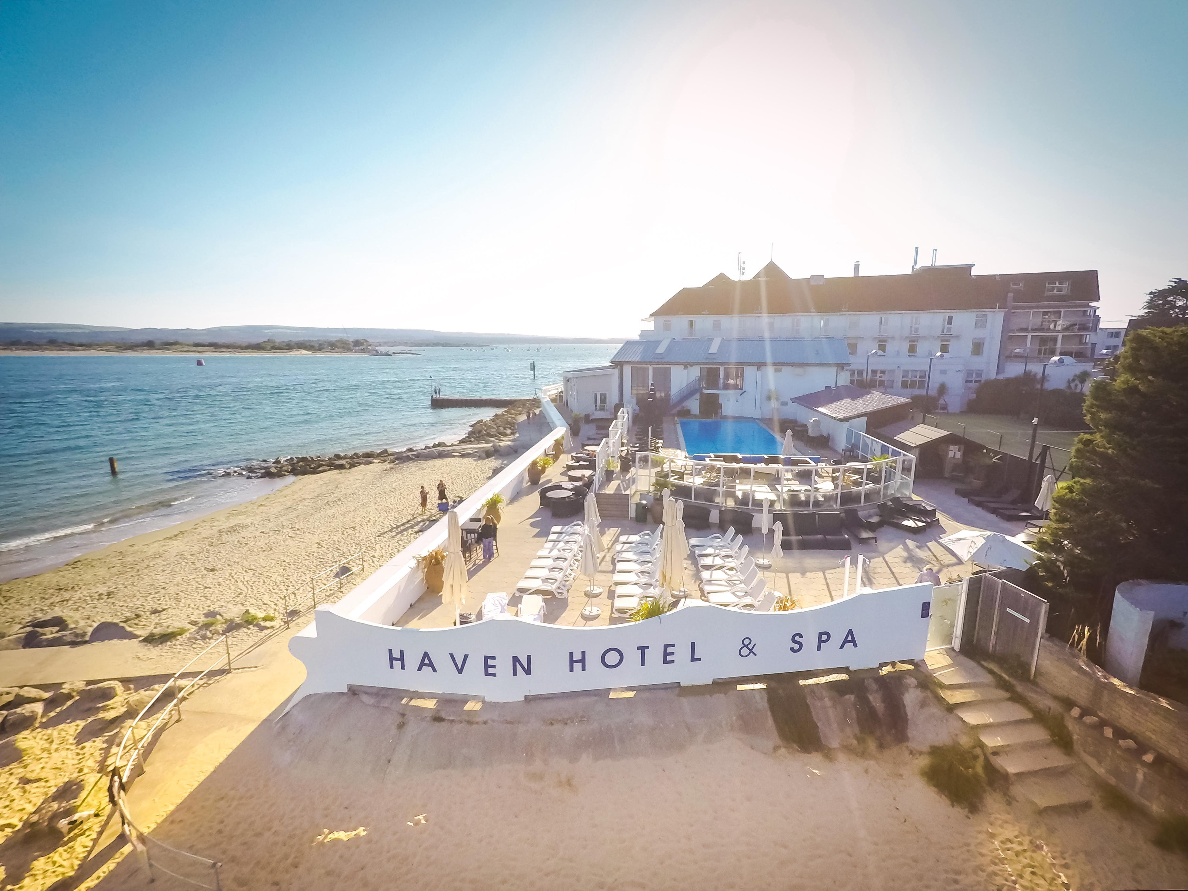 Haven Hotel Пул Екстериор снимка