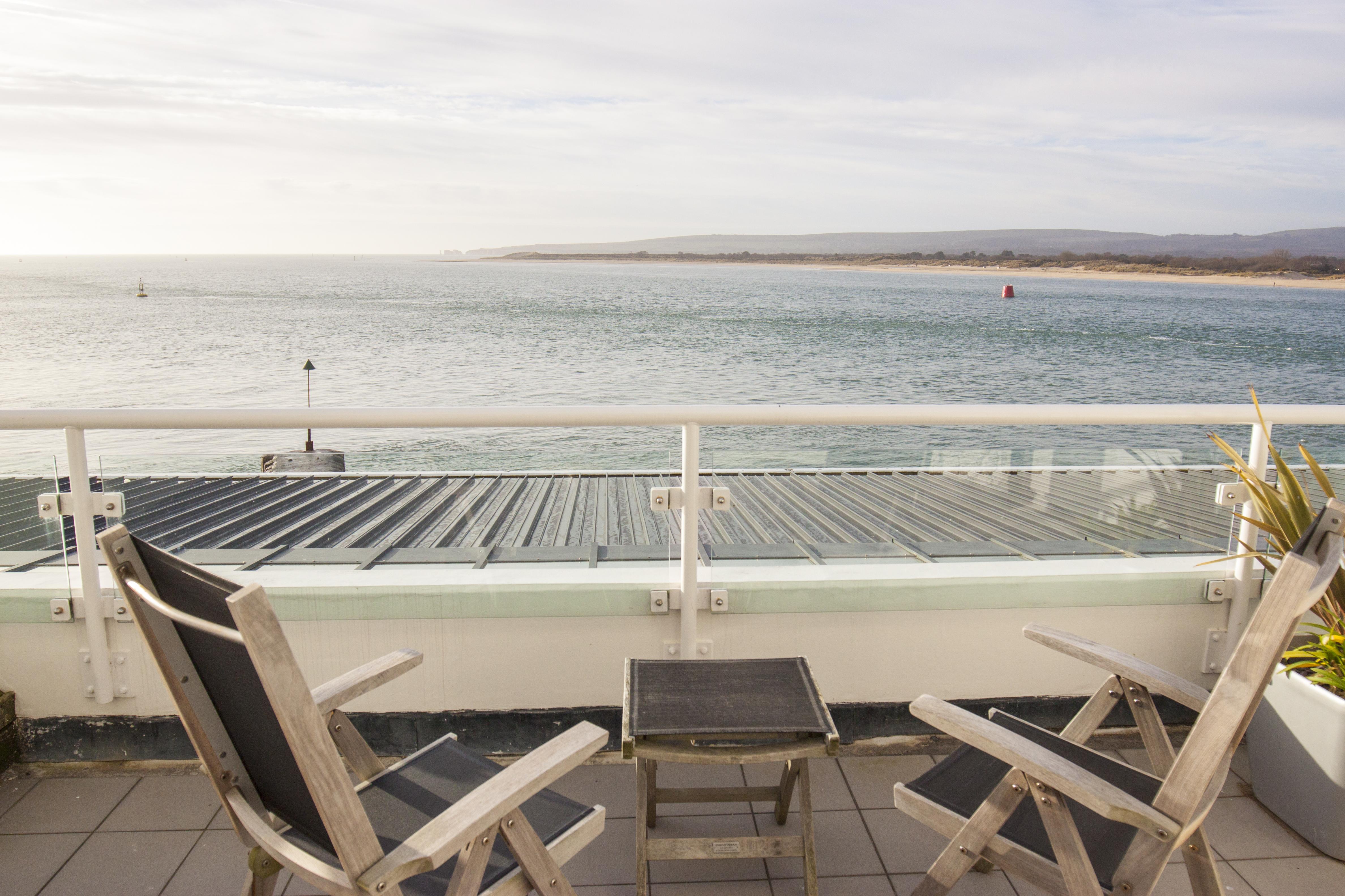 Haven Hotel Пул Екстериор снимка