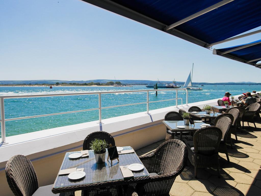 Haven Hotel Пул Екстериор снимка