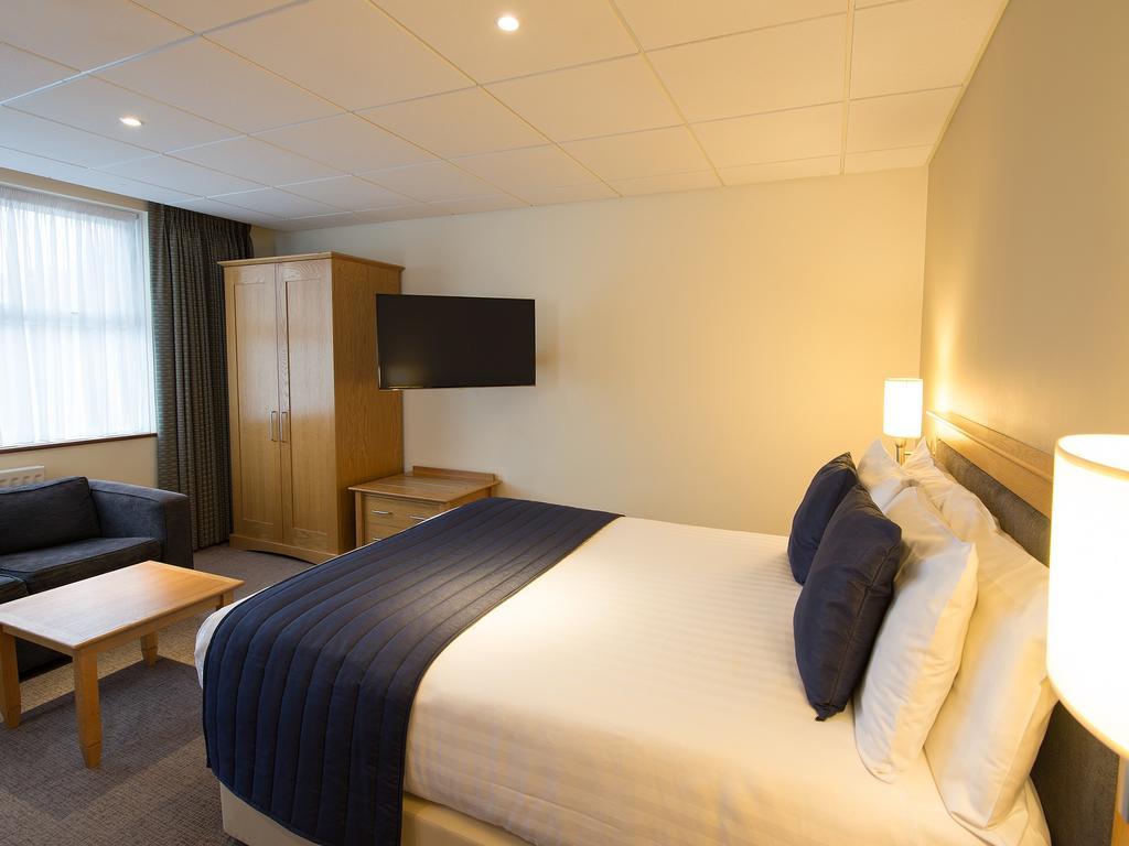 Haven Hotel Пул Екстериор снимка